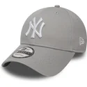 petten-gebogen-grijs-verstelbaar-9forty-essential-van-new-york-yankees-mlb-van-new-era