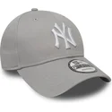 petten-gebogen-grijs-verstelbaar-9forty-essential-van-new-york-yankees-mlb-van-new-era