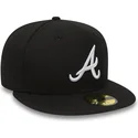 petten-plat-zwart-fitted-59fifty-essential-van-atlanta-braves-mlb-van-new-era
