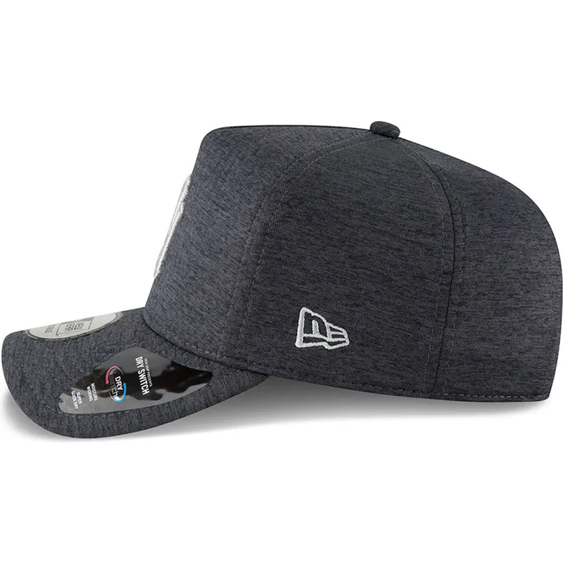 petten-gebogen-zwart-snapback-9forty-dry-switch-a-frame-van-new-york-yankees-mlb-van-new-era