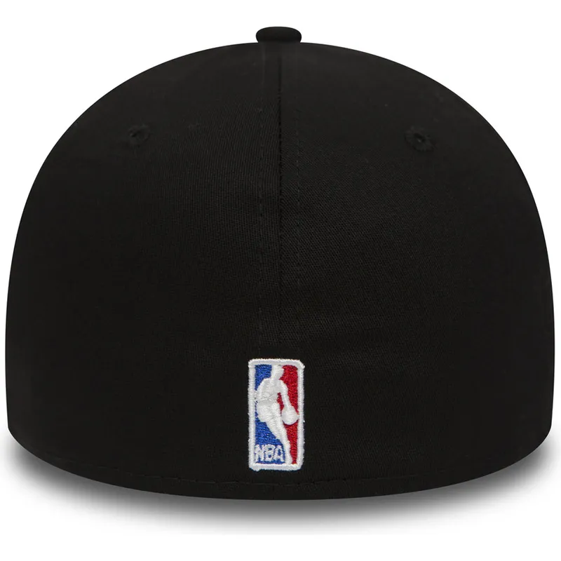 petten-gebogen-zwart-fitted-39thirty-black-base-van-chicago-bulls-nba-van-new-era petten-gebogen-zwart-fitted-39thirty-black-base-van-chicago-bulls-nba-van-new-era