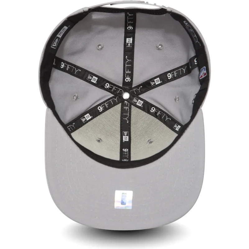 petten-plat-grijs-snapback-9fifty-chain-stitch-van-toronto-raptors-nba-van-new-era