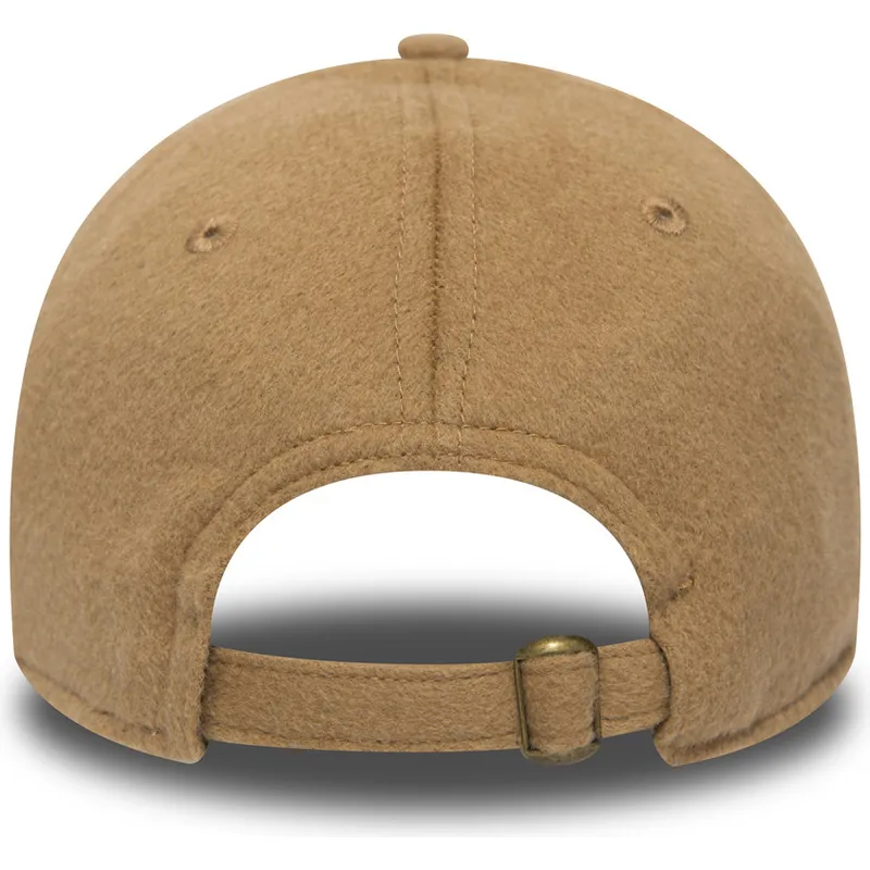 petten-gebogen-bruin-verstelbaar-9forty-camel-hair-van-new-era