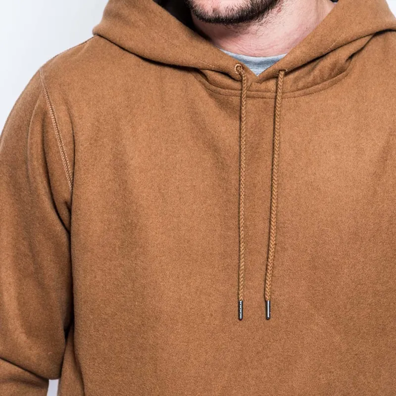 sweater-met-capuchon-bruin-pullover-hoody-premium-classics-van-new-era
