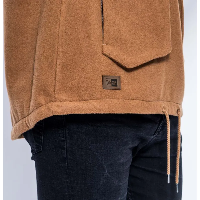 sweater-met-capuchon-bruin-pullover-hoody-premium-classics-van-new-era