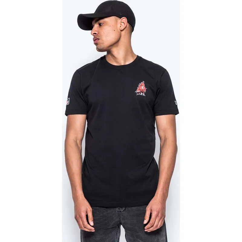 t-shirt-korte-mouw-zwart-helmet-van-tampa-bay-buccaneers-nfl-van-new-era