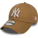 petten-gebogen-bruin-verstelbaar-9forty-essential-van-new-york-yankees-mlb-van-new-era