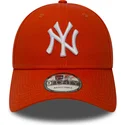 petten-gebogen-oranje-verstelbaar-9forty-essential-van-new-york-yankees-mlb-van-new-era
