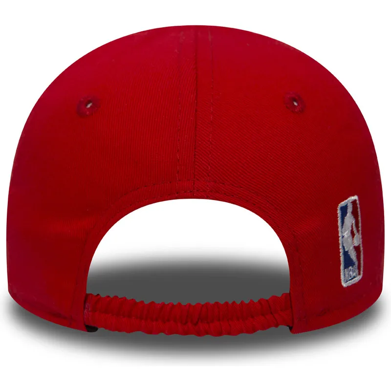 petten-gebogen-rood-verstelbaar-voor-kinderen-9forty-essential-van-chicago-bulls-nba-van-new-era