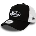 petten-gebogen-zwart-snapback-oval-script-a-frame-van-new-era