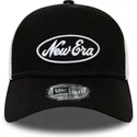 petten-gebogen-zwart-snapback-oval-script-a-frame-van-new-era