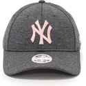 petten-gebogen-grijs-verstelbaar-rosa-9forty-tech-jersey-van-new-york-yankees-mlb-van-new-era