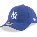petten-gebogen-blauw-verstelbaar-9twenty-nylon-packable-van-new-york-yankees-mlb-van-new-era