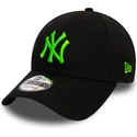 petten-gebogen-zwart-verstelbaar-9forty-league-essential-neon-van-new-york-yankees-mlb-van-new-era