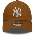 petten-gebogen-bruin-verstelbaar-trigo-9forty-league-essential-van-new-york-yankees-mlb-van-new-era