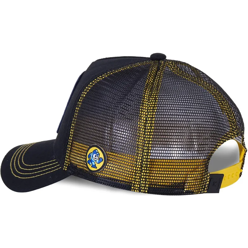 petten-gebogen-zwart-snapback-her2-mega-man-van-capslab
