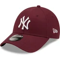 petten-gebogen-rood-verstelbaar-9forty-league-essential-van-new-york-yankees-mlb-van-new-era