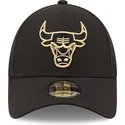 petten-gebogen-zwart-snapback-9forty-black-and-gold-van-chicago-bulls-nba-van-new-era