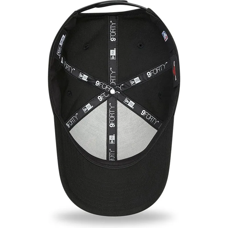 petten-gebogen-zwart-snapback-9forty-black-and-gold-van-chicago-bulls-nba-van-new-era petten-gebogen-zwart-snapback-9forty-black-and-gold-van-chicago-bulls-nba-van-new-era