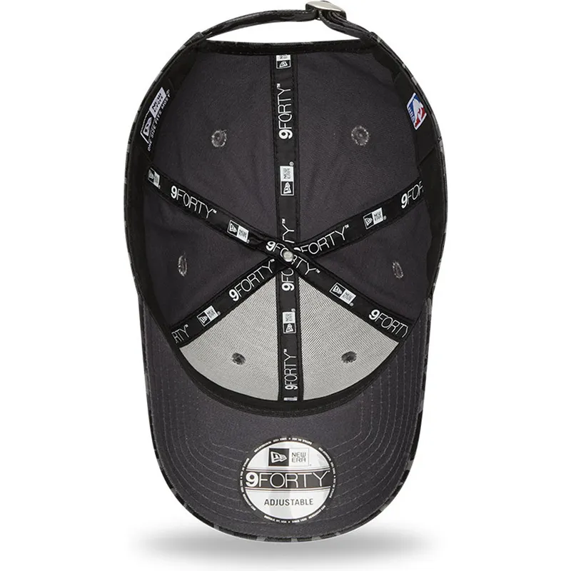 petten-gebogen-camouflage-verstelbaar-9forty-all-over-camo-van-chicago-bulls-nba-van-new-era