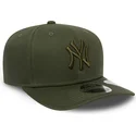 petten-gebogen-groen-snapback-9fifty-stretch-snap-league-essential-van-new-york-yankees-mlb-van-new-era