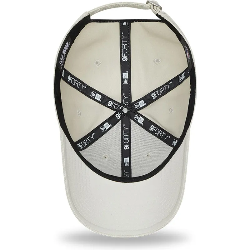 petten-gebogen-beige-verstelbaar-9forty-diamond-era-van-new-york-yankees-mlb-van-new-era petten-gebogen-beige-verstelbaar-9forty-diamond-era-van-new-york-yankees-mlb-van-new-era