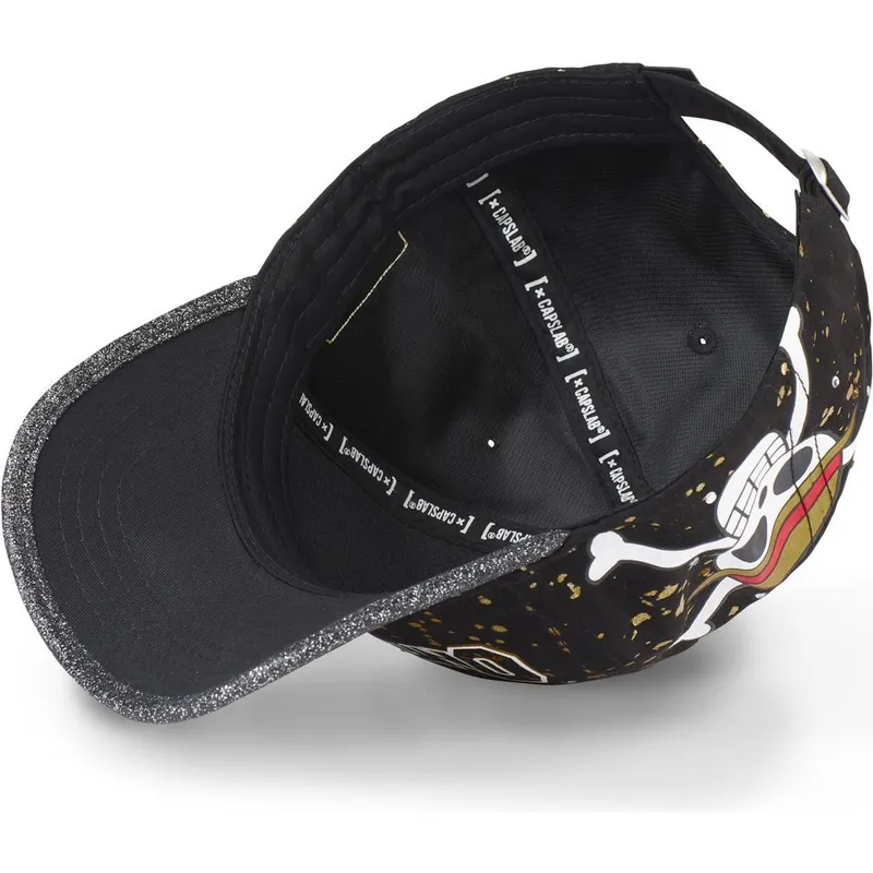 petten-gebogen-zwart-verstelbaar-tag-log2-one-piece-van-capslab