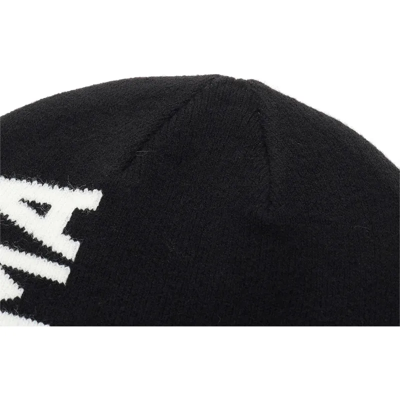 mutsen-zwart-essential-classic-van-puma mutsen-zwart-essential-classic-van-puma