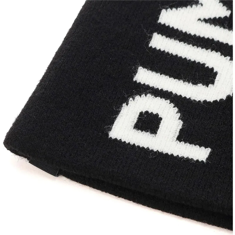 mutsen-zwart-essential-classic-van-puma mutsen-zwart-essential-classic-van-puma