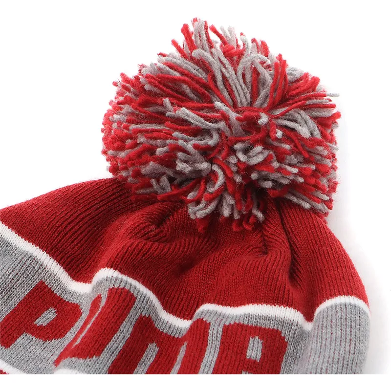 mutsen-pompon-rood-van-puma