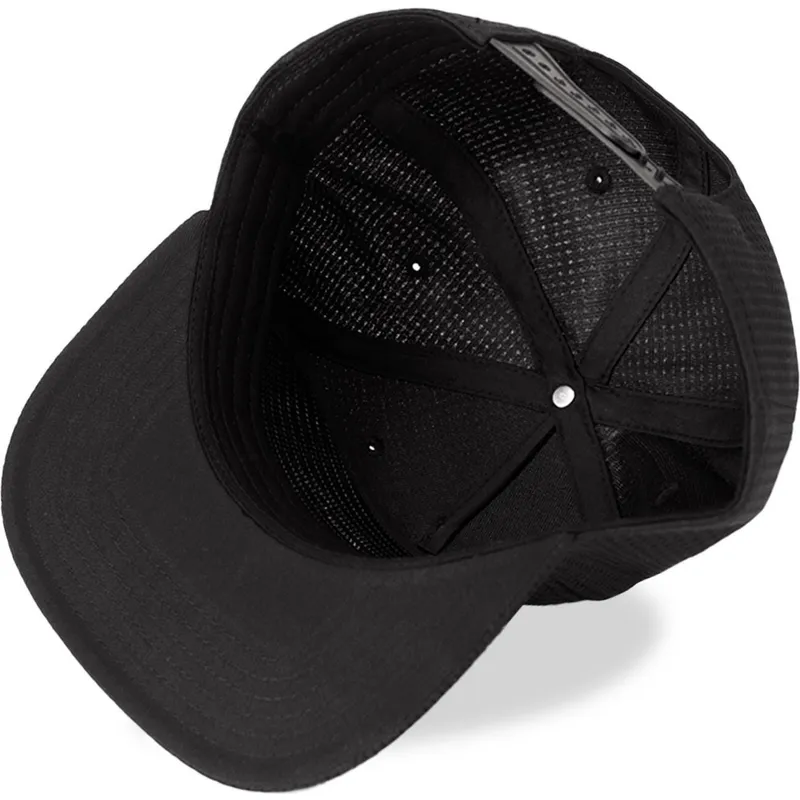 petten-plat-zwart-snapback-metal-badge-van-difuzed