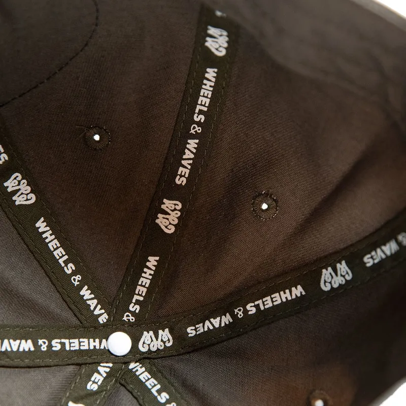 petten-gebogen-bruin-snapback-commando-ww14-van-wheels-and-waves