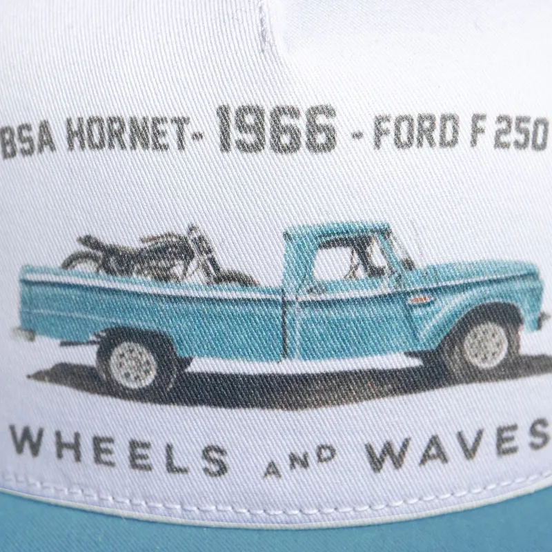 petten-plat-blauw-snapback-1966-ww23-van-wheels-and-waves petten-plat-blauw-snapback-1966-ww23-van-wheels-and-waves