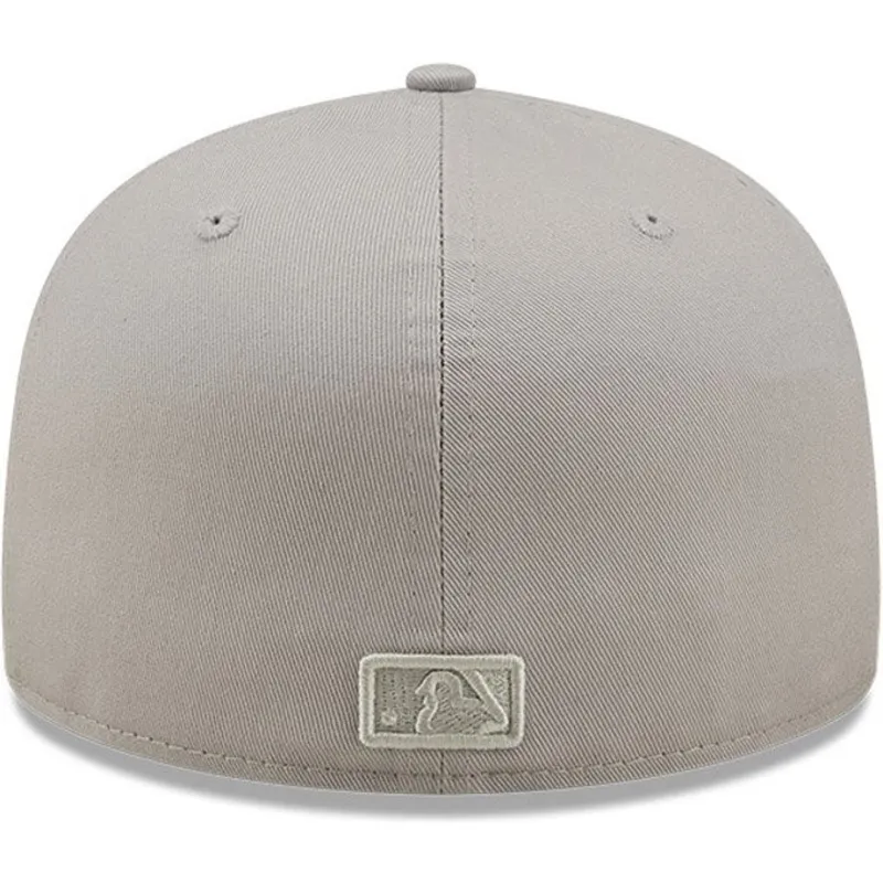 petten-plat-grijs-fitted-59fifty-parche-lateral-world-series-van-new-york-yankees-mlb-van-new-era petten-plat-grijs-fitted-59fifty-parche-lateral-world-series-van-new-york-yankees-mlb-van-new-era