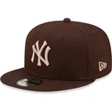 petten-plat-bruin-snapback-9fifty-league-essential-van-new-york-yankees-mlb-van-new-era