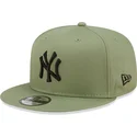 petten-plat-groen-snapback-9fifty-league-essential-van-new-york-yankees-mlb-van-new-era