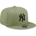 petten-plat-groen-snapback-9fifty-league-essential-van-new-york-yankees-mlb-van-new-era