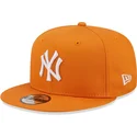 petten-plat-oranje-snapback-9fifty-league-essential-van-new-york-yankees-mlb-van-new-era