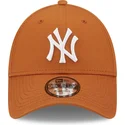 petten-gebogen-bruin-verstelbaar-9forty-league-essential-van-new-york-yankees-mlb-van-new-era