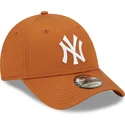 petten-gebogen-bruin-verstelbaar-9forty-league-essential-van-new-york-yankees-mlb-van-new-era