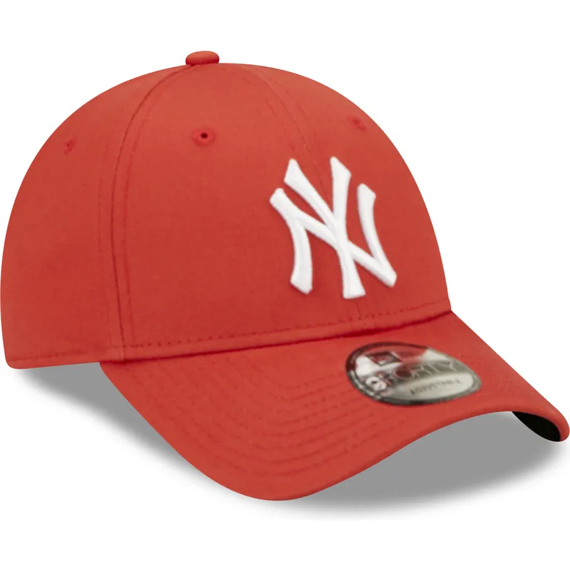 petten-gebogen-rood-verstelbaar-9forty-league-essential-van-new-york-yankees-mlb-van-new-era