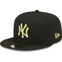 petten-plat-zwart-snapback-9fifty-league-essential-van-new-york-yankees-mlb-van-new-era