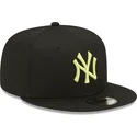 petten-plat-zwart-snapback-9fifty-league-essential-van-new-york-yankees-mlb-van-new-era