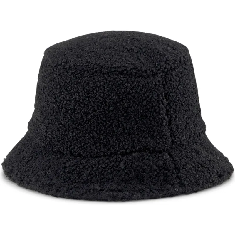 emmer-zwart-core-winter-van-puma emmer-zwart-core-winter-van-puma