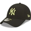petten-gebogen-zwart-verstelbaar-9forty-league-essential-van-new-york-yankees-mlb-van-new-era