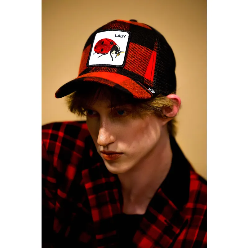 petten-gebogen-rood-snapback-lady-plaidy-bug-the-farm-van-goorin-bros