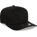 petten-gebogen-zwart-snapback-9fifty-tonal-stretch-snap-van-chicago-bulls-nba-van-new-era