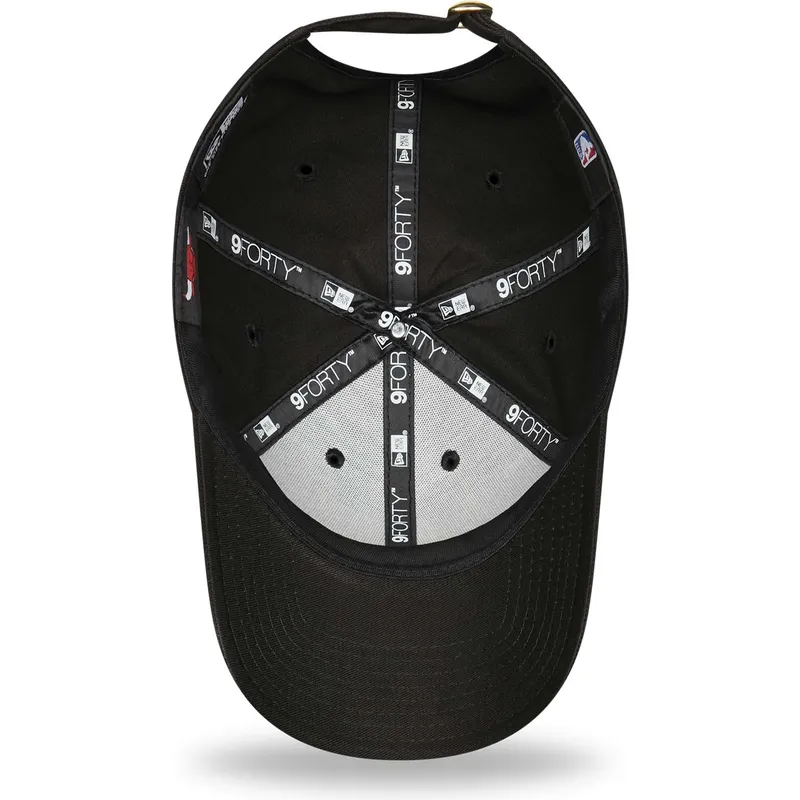 petten-gebogen-zwart-verstelbaar-dorado-9forty-metallic-van-chicago-bulls-nba-van-new-era