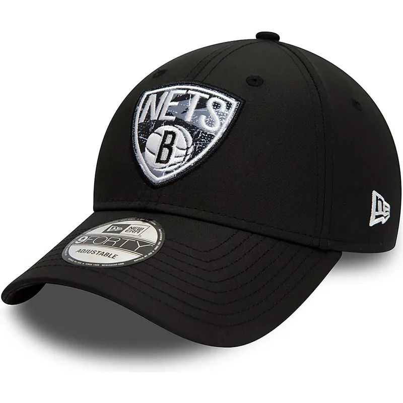 petten-gebogen-zwart-verstelbaar-9forty-print-infill-van-brooklyn-nets-nba-van-new-era
