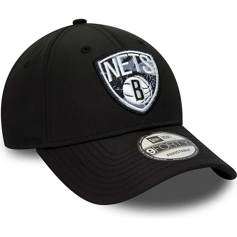 petten-gebogen-zwart-verstelbaar-9forty-print-infill-van-brooklyn-nets-nba-van-new-era